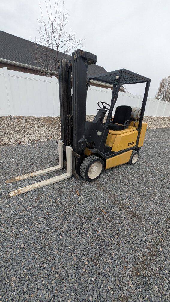 Yale 6000 capacity cushion tire forklift