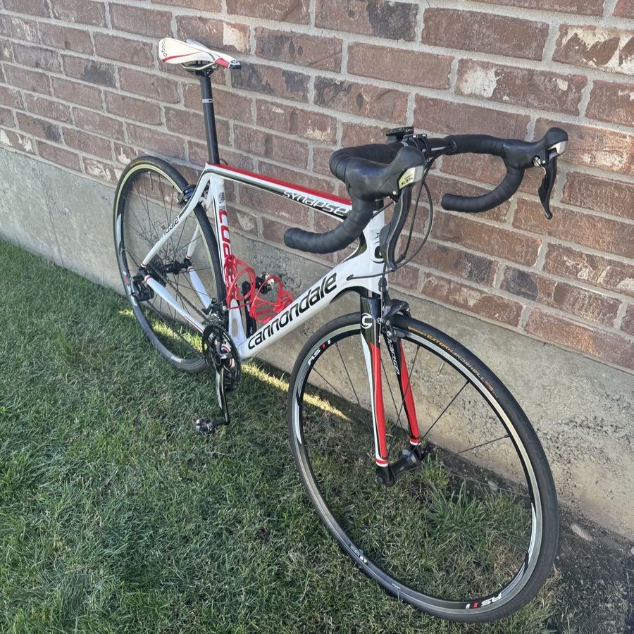 Cannondale Synapse 2SE Road Bike - White/Red, Size 56cm, Carbon Frame, Shimano 105