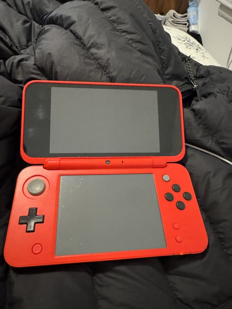Nintendo 2DS XL Pokeball Exition