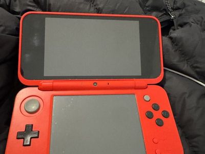 Nintendo 2DS XL Pokeball Exition