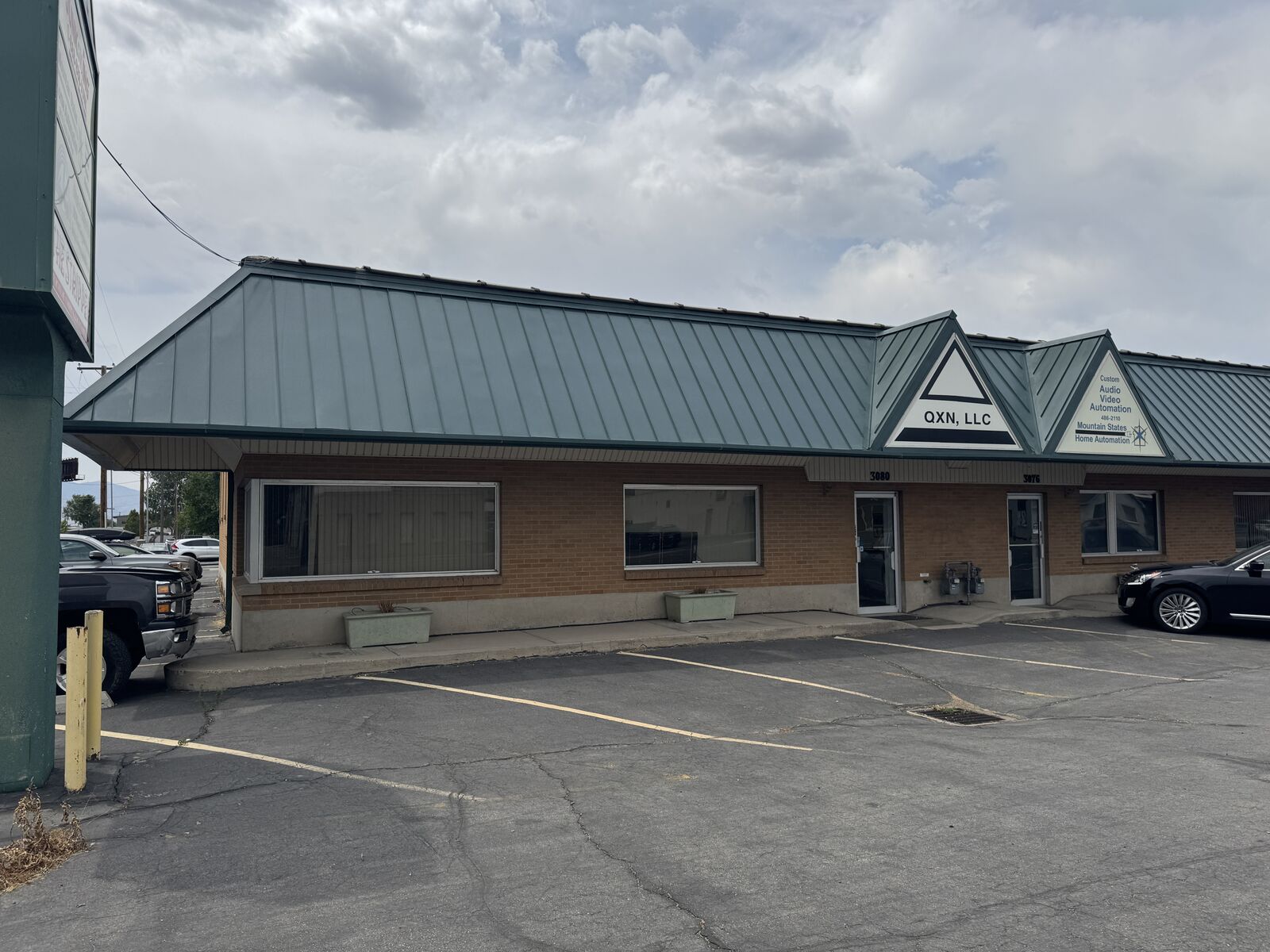 3,280 SF Office/Warehouse Available for Sublease - South Salt Lake