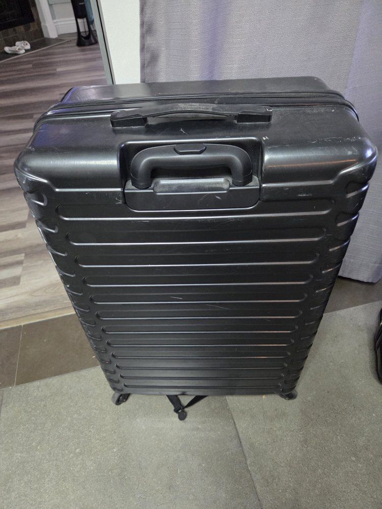 Black Hardside Spinner 3 piece Luggage Set