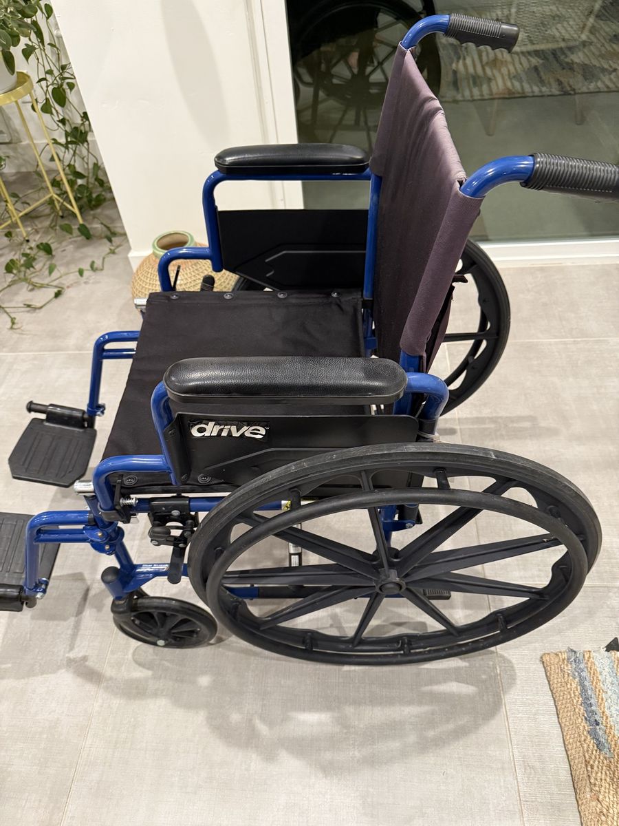 18” Drive Medical Wheelchair
