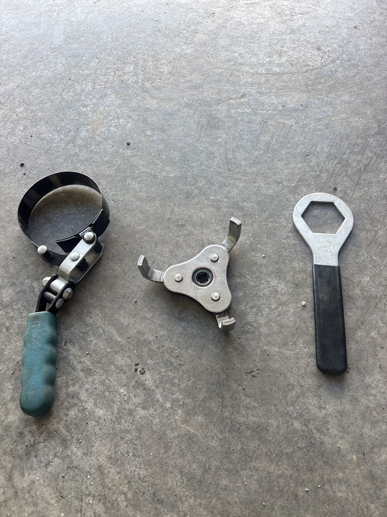 Dodge CumminS Oil Filter Wrench And Fuel Filter