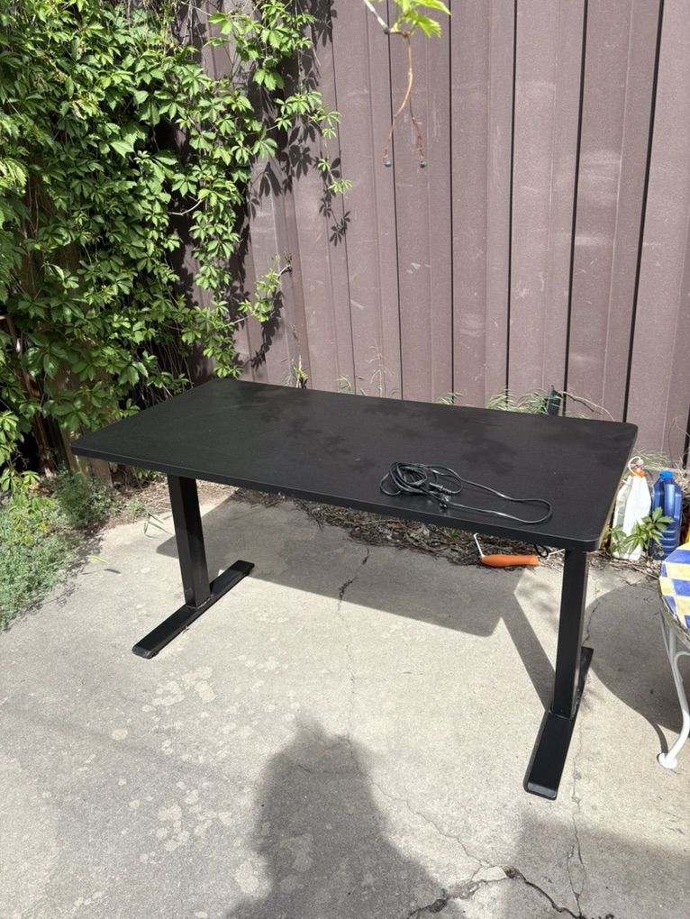 Variable Height Standing Desk