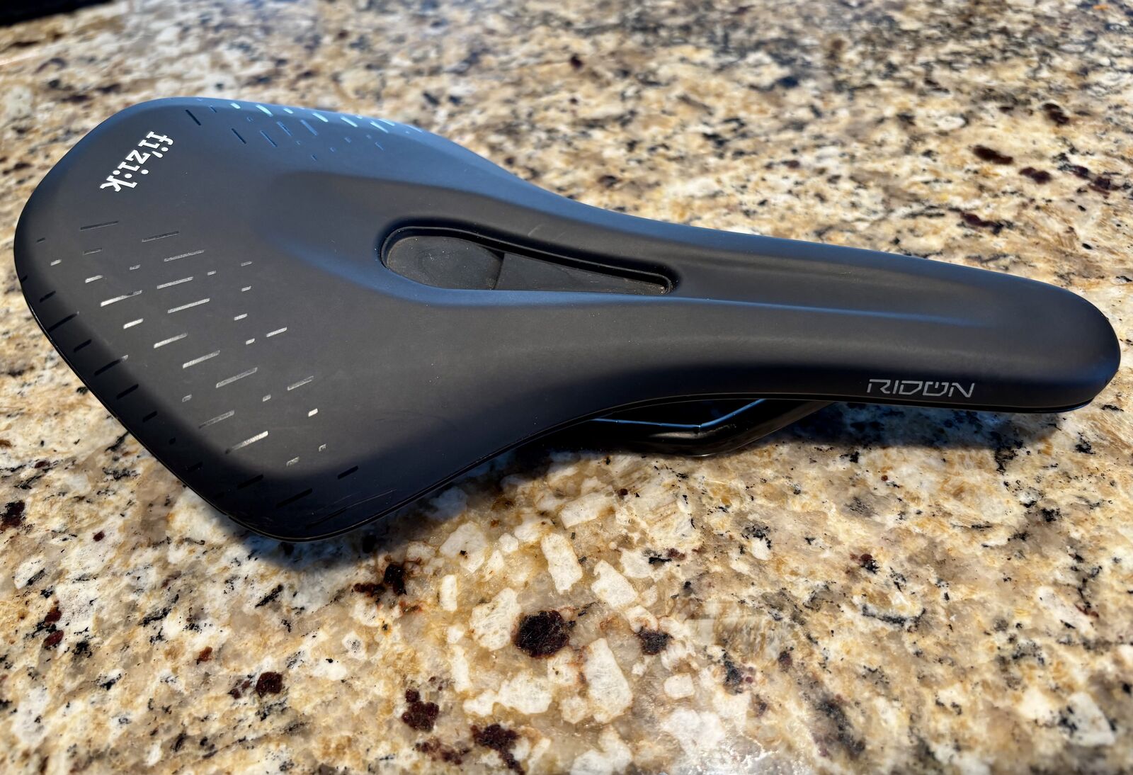 Saddle - Fizik Terra Ridon X1, Carbon