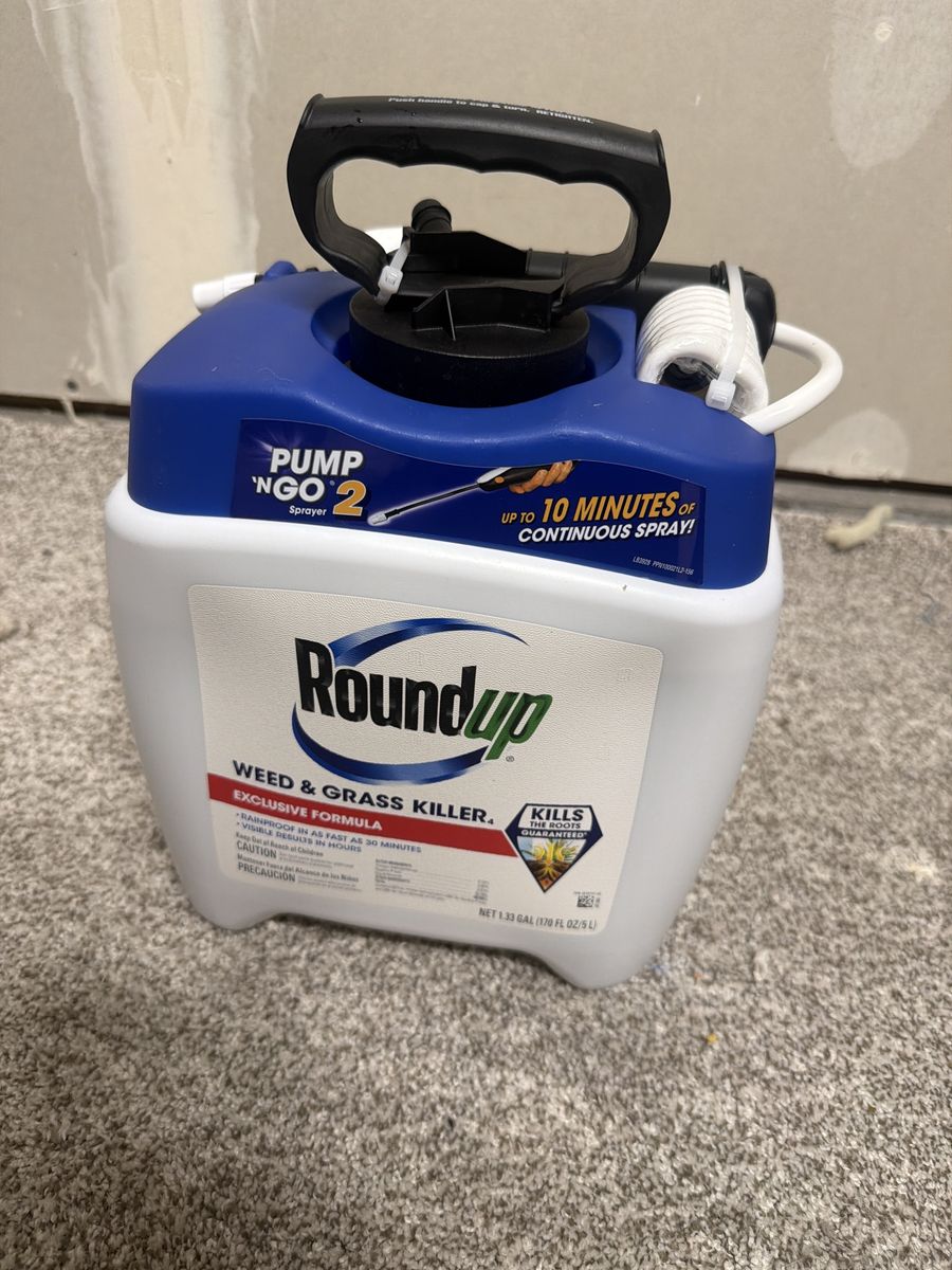 Roundup Pump 'N Go 2 Weed & Grass Killer - 1.33 Gallon Continuous Spray Exclusive Formula