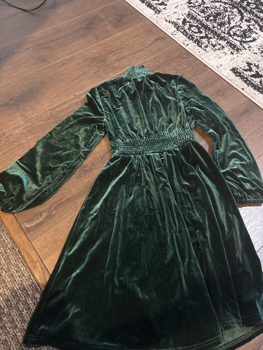 New Women's Emerald Green Velvet Long Sleeve Mock Neck Dress Size 4