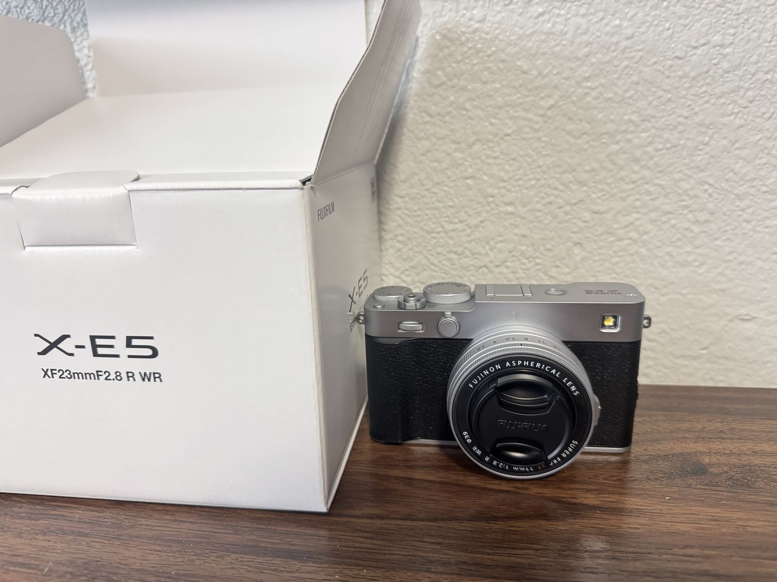 **NEW Fujifilm XE-5