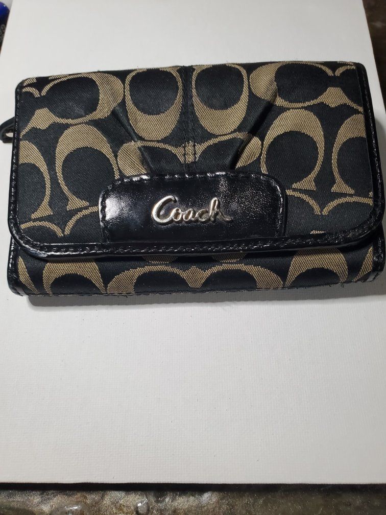 Coach Signature C Black & Tan Canvas & Patent Leather Snap Wallet Bifold - Excellent Condition