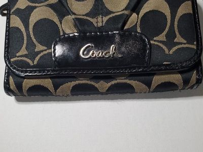 Coach Signature C Black & Tan Canvas & Patent Leather Snap Wallet Bifold - Excellent Condition