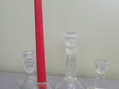 20 assorted glass candlesticks