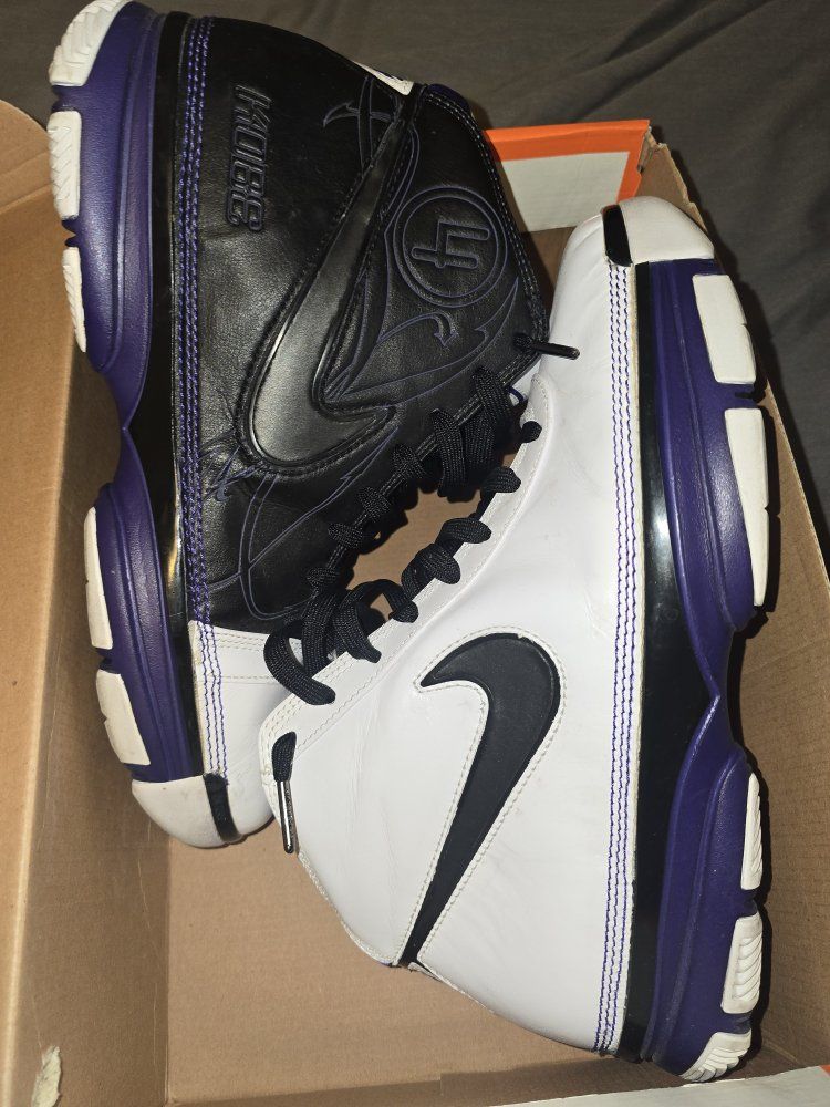 Nike Zoom Kobe 2 Lite 'White Varsity Purple' size 10 
