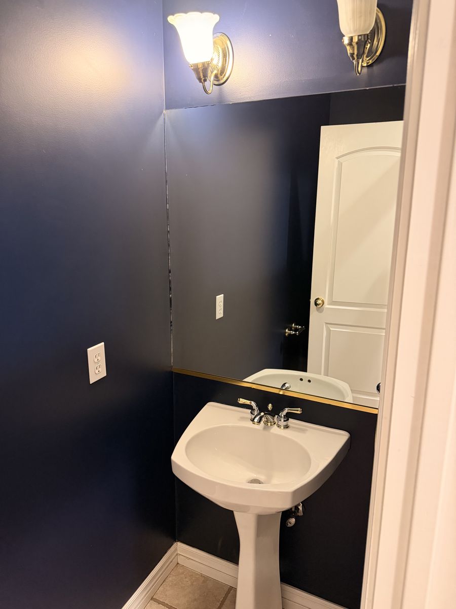 Main image 6