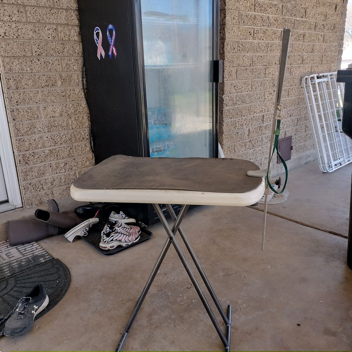 Groomer table for small dog
