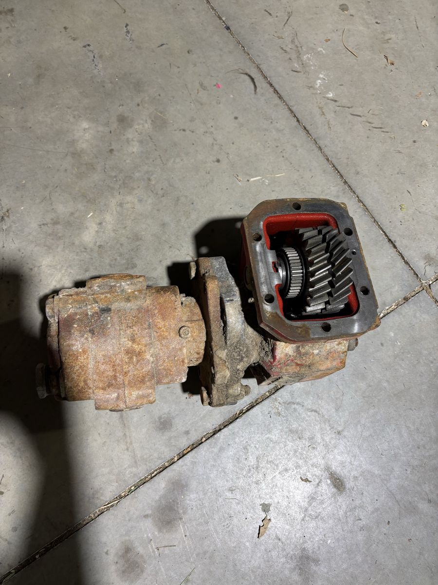 PTO power take off pump and tank