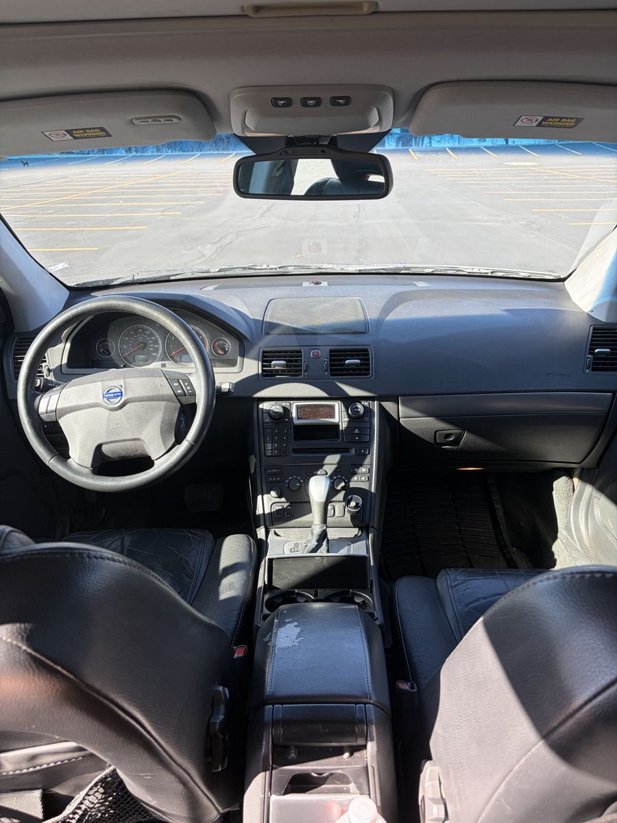 Main image 6