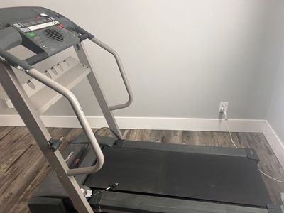 Treadmill with Pulse Sensor