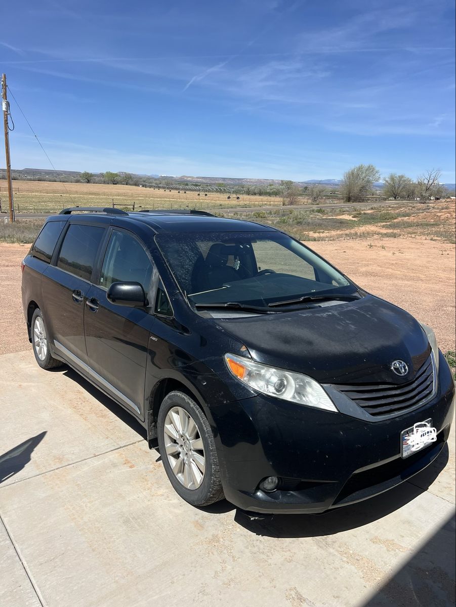 2016 Toyota Sienna XLE 7 Passenger