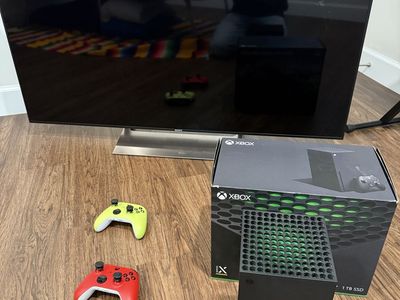 Xbox Series X 1TB Console with Two Controllers and Original Box