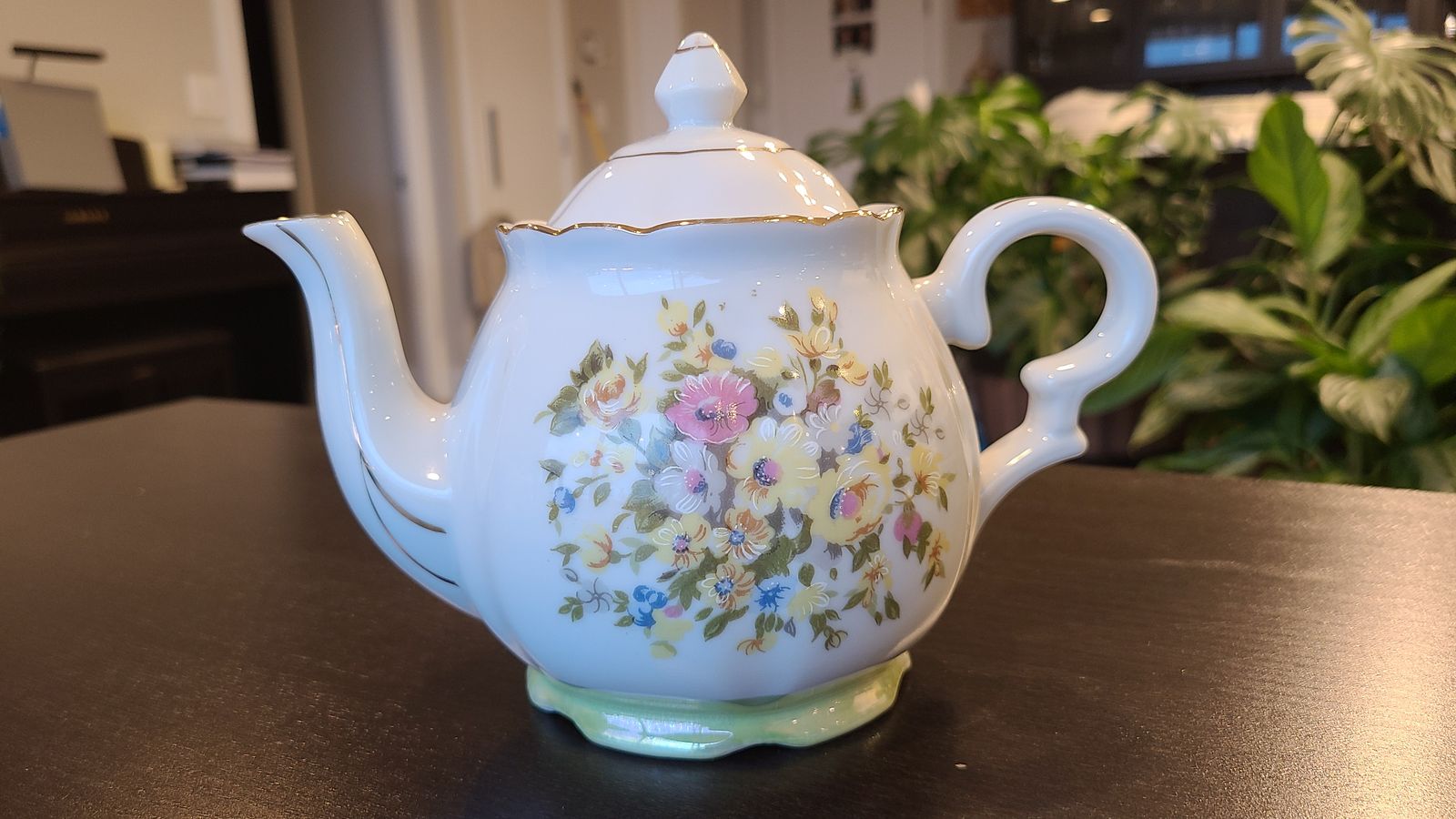 Japanese Porcelain Tea Pot
