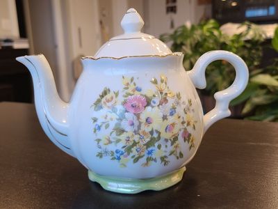 Japanese Porcelain Tea Pot