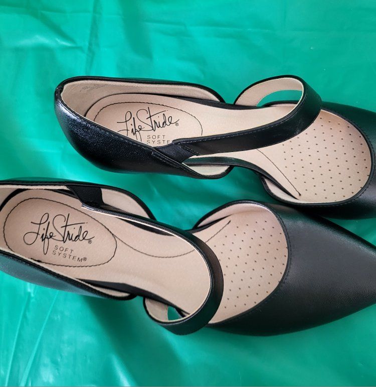 **NEW WOMEN'S DRESS SHOES**