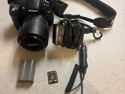 Nikon D80 DSLR Camera W/ AF-S DX 18-135mm Lens, Battery,CHARGER, 4GB SD