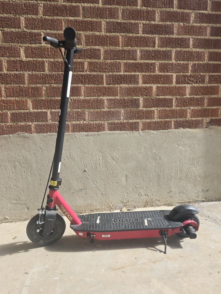 Razor Power Core E195 Electric Scooter - Red/Black, UsedGood