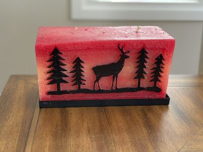 3 Wick Variegated Red Candle With Iron Tray Stand