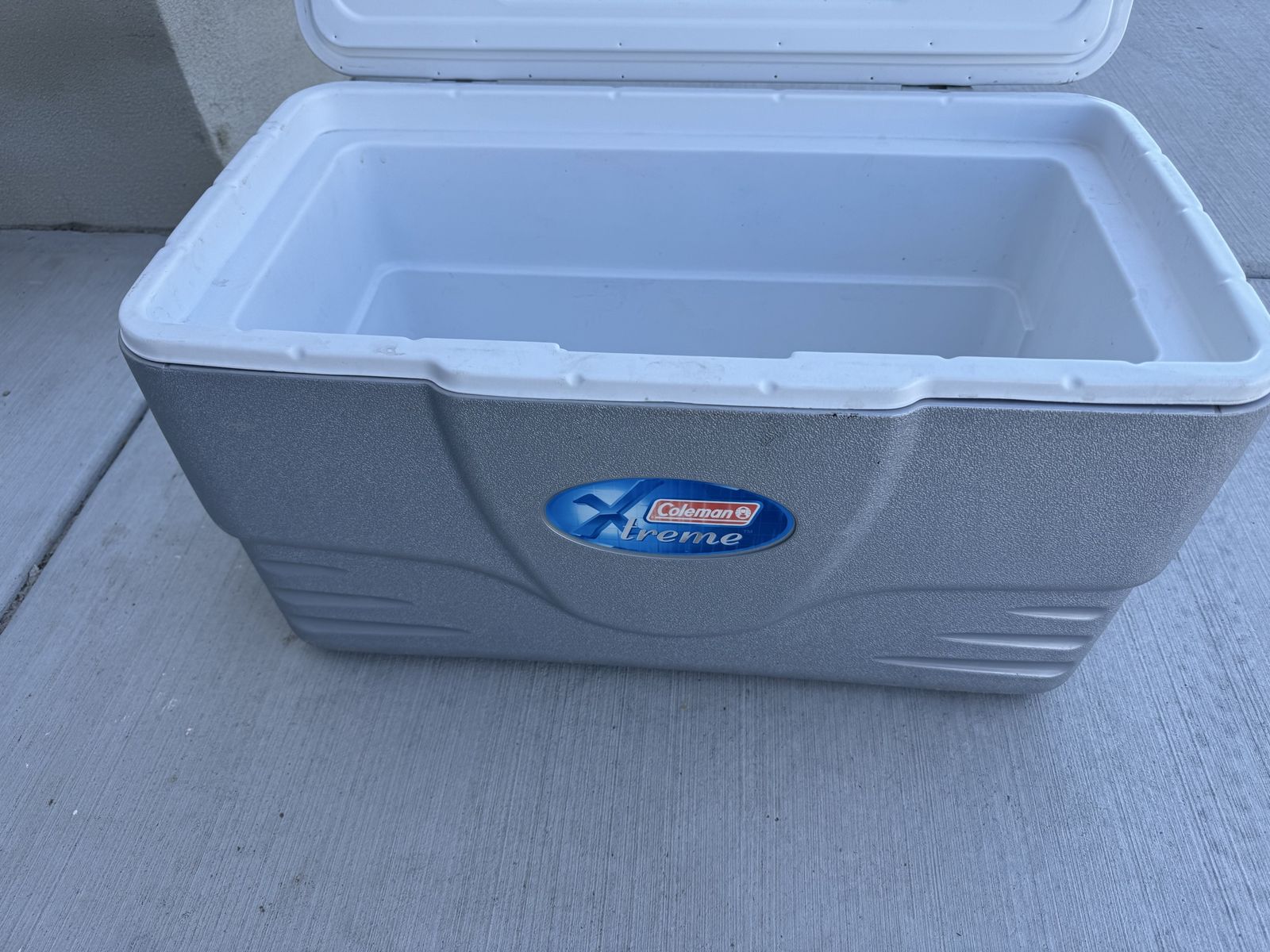 Coleman Xtreme Ice chest