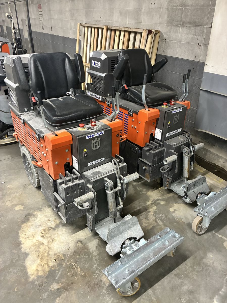 RIDE ON FLOOR SCRAPER ELECTRIC HUSQVARNA