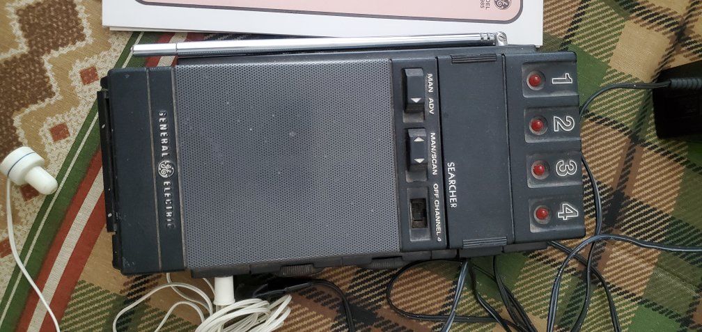 Vintage General Electric Mobile I Searcher 4-Channel PS VHF Radio Model 7-2985