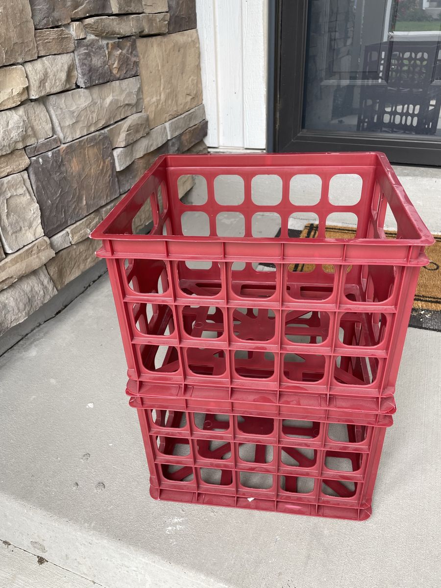 Plastic stackable milk crates set of 2