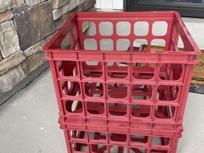 Plastic stackable milk crates set of 2