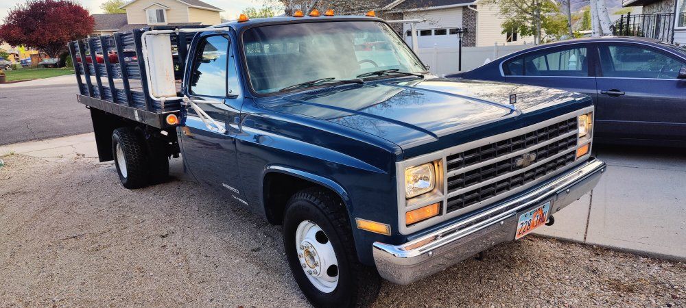 1989 Chevrolet R/V 3500 Series 