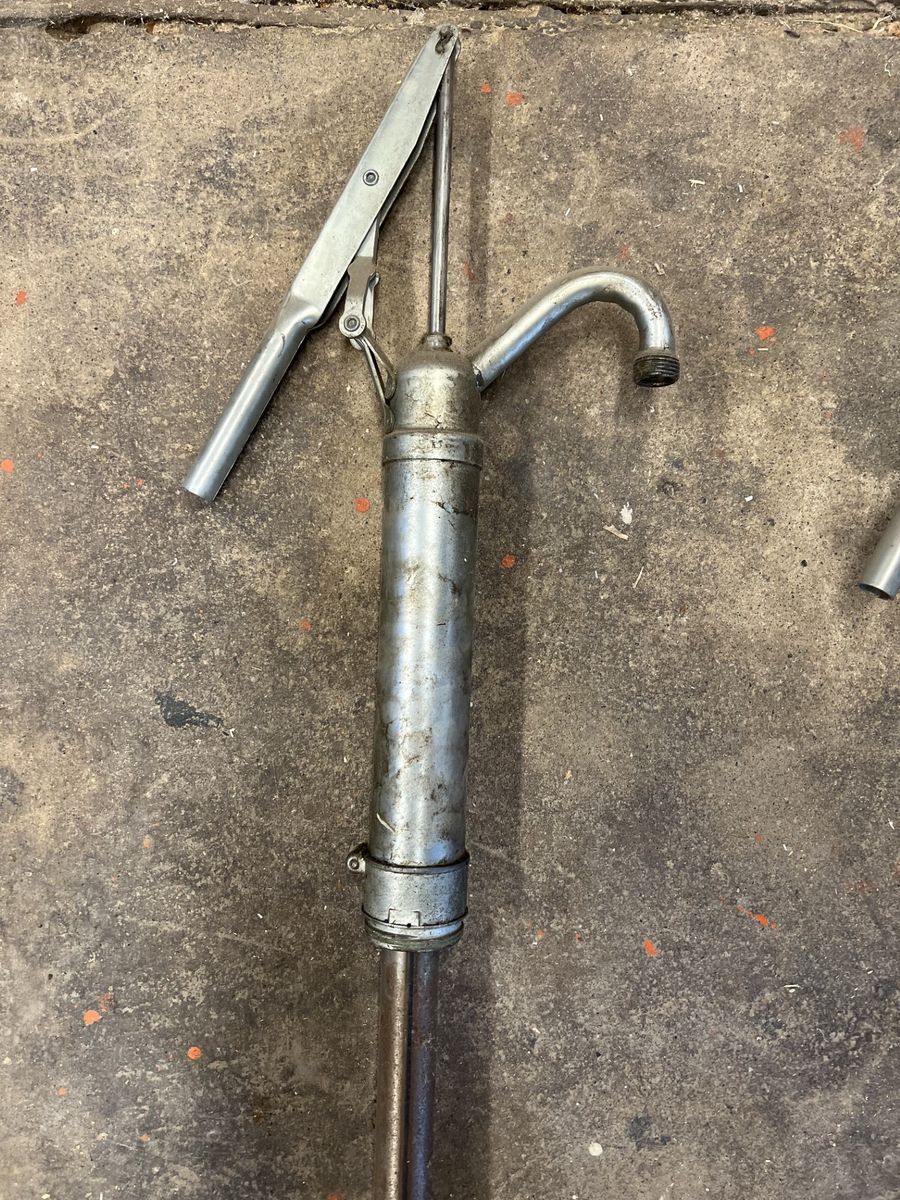 Lever Action Drum Hand Pump for 15- to 55-Gallon Drums