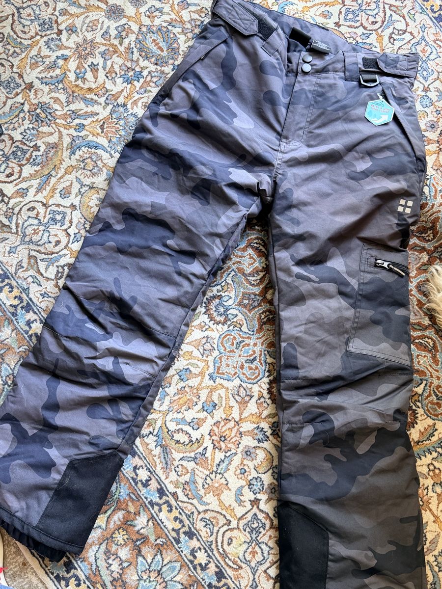 New Camo Snow Pants Size L (14/16)