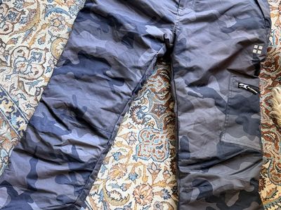 New Camo Snow Pants Size L (14/16)
