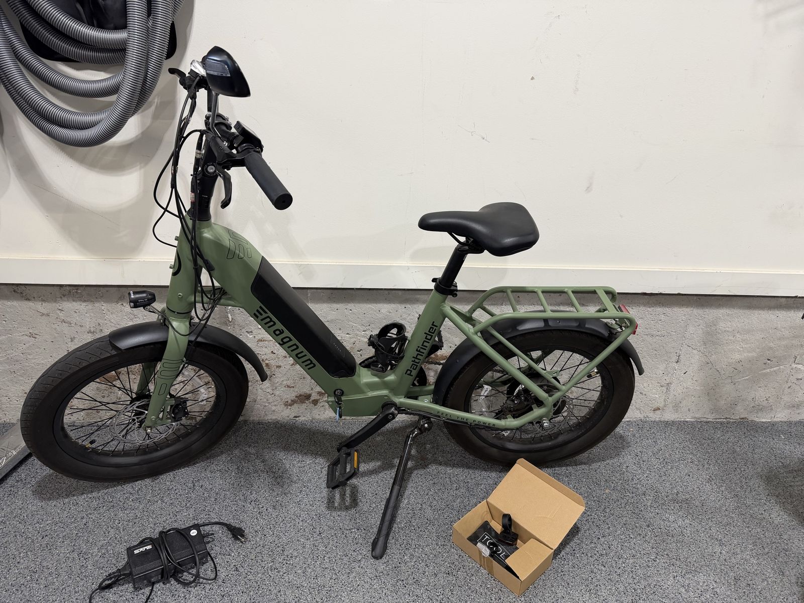Magnum Pathfinder 500 Electric Bike Green with Charger and Tool Kit