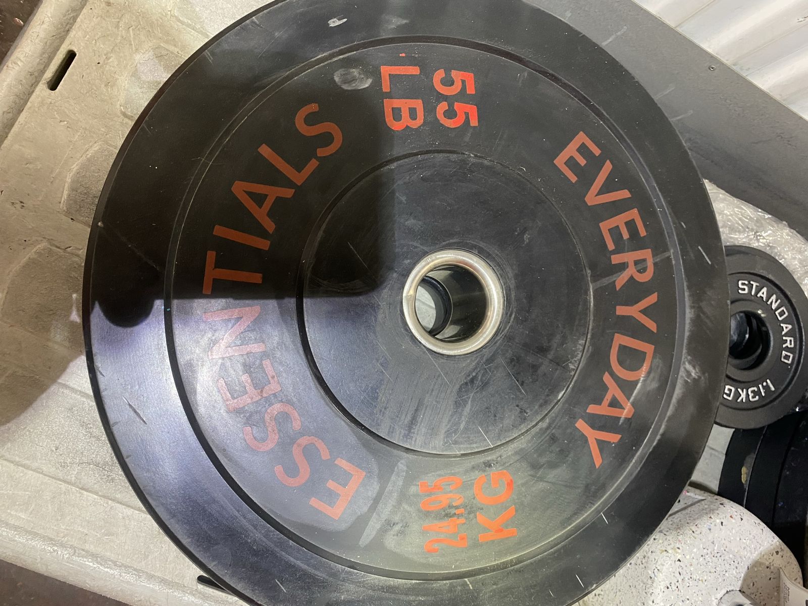 LOT OF SINGLE 2INCH PLATES barbell weights