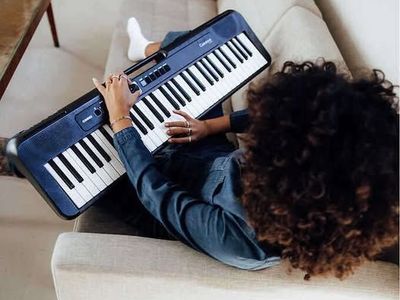 Brand new Casio_CT-S190 61-key Portable Keyboard/piano Bundle.