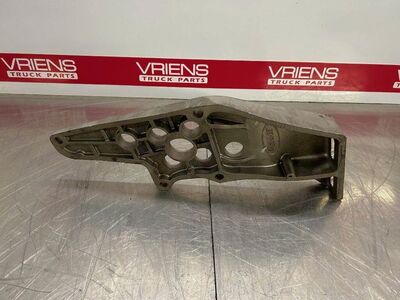 Hood Upper Pivot Bracket Right L11-6241R for 2009-2021 Peterbilt 365/367