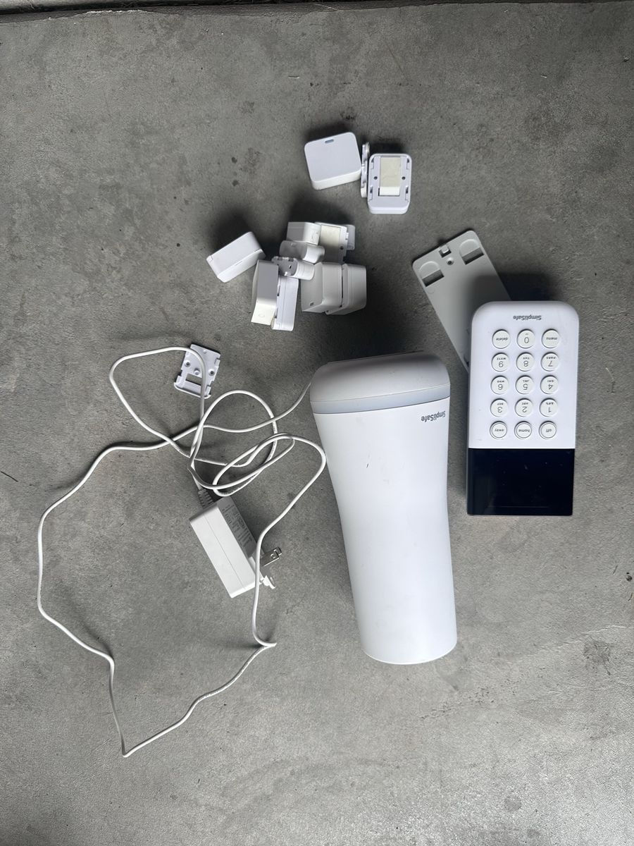 SimpliSafe SSBS3 Home Security System Base Station, Keypad, Entry Sensors, Power Cord