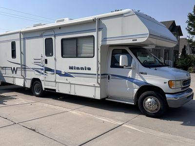 2002 Minnie Winnie. Winnebago. 30foot