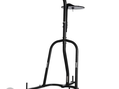 Everlast Heavy Bag and Speed Bag Stand - Used