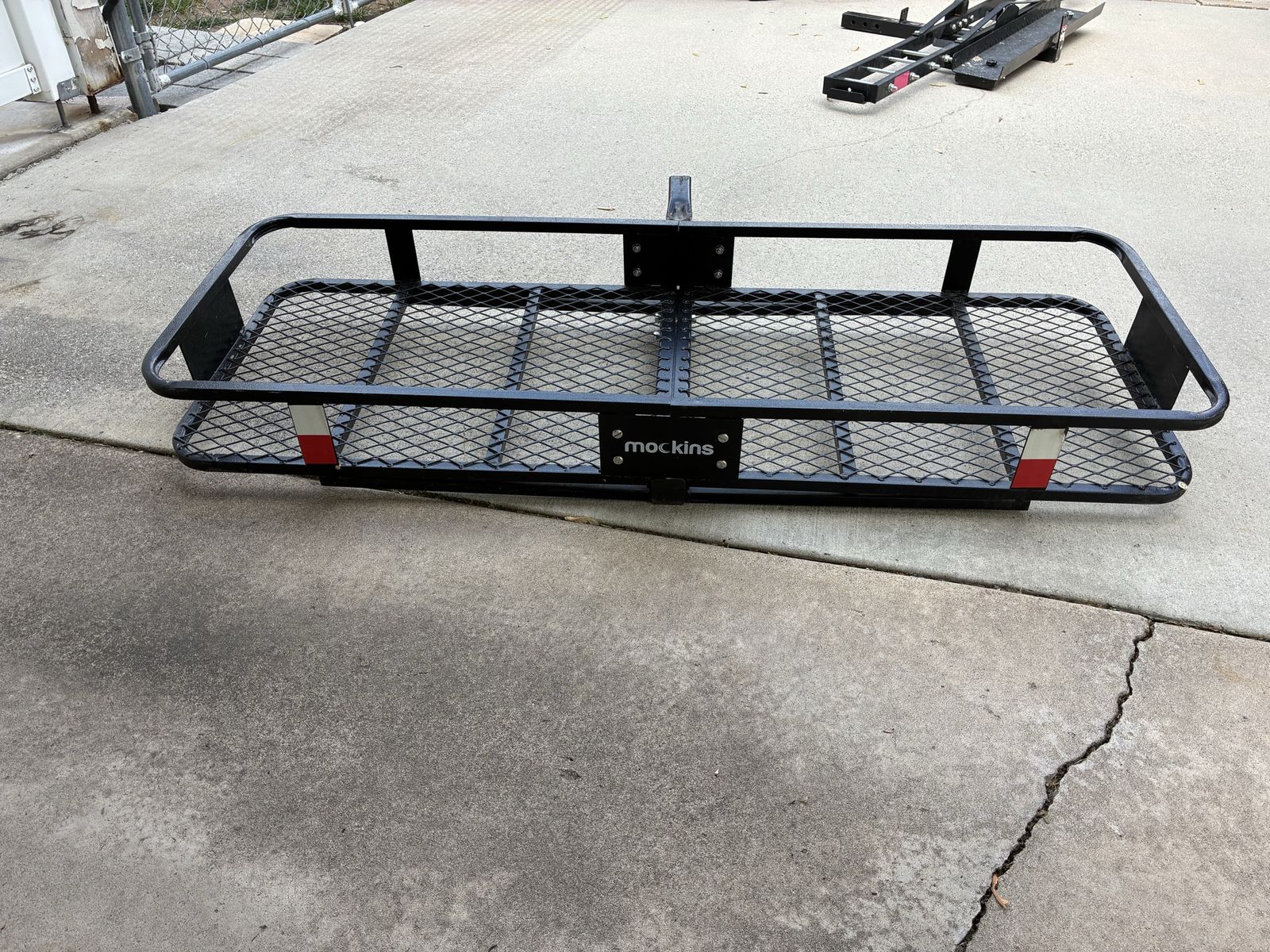 Mokins carrier for hitching