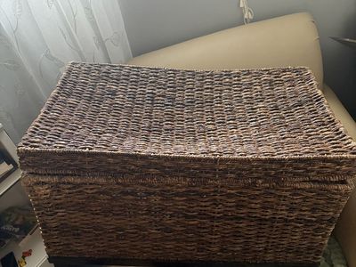 Wicker basket/bench