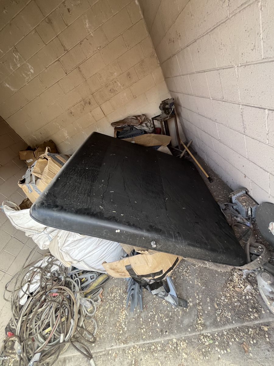Truck bed lid topper
