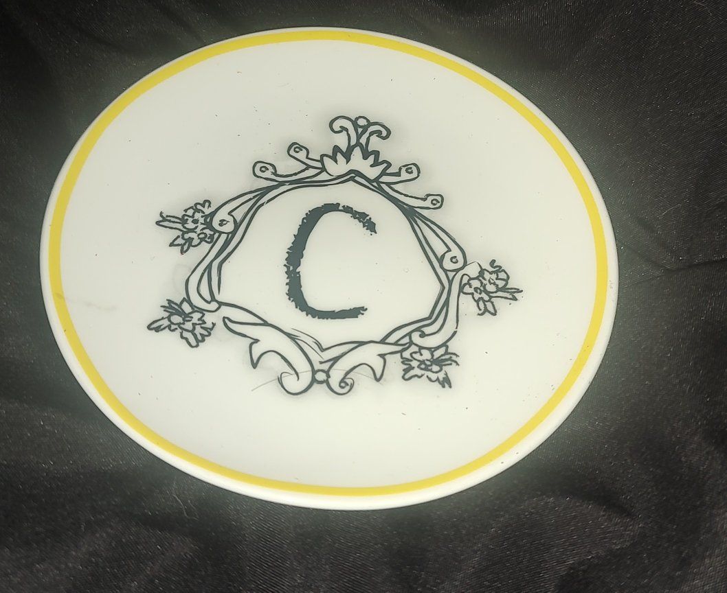 Katie and Mandy by Home Essentials Decorative small plate